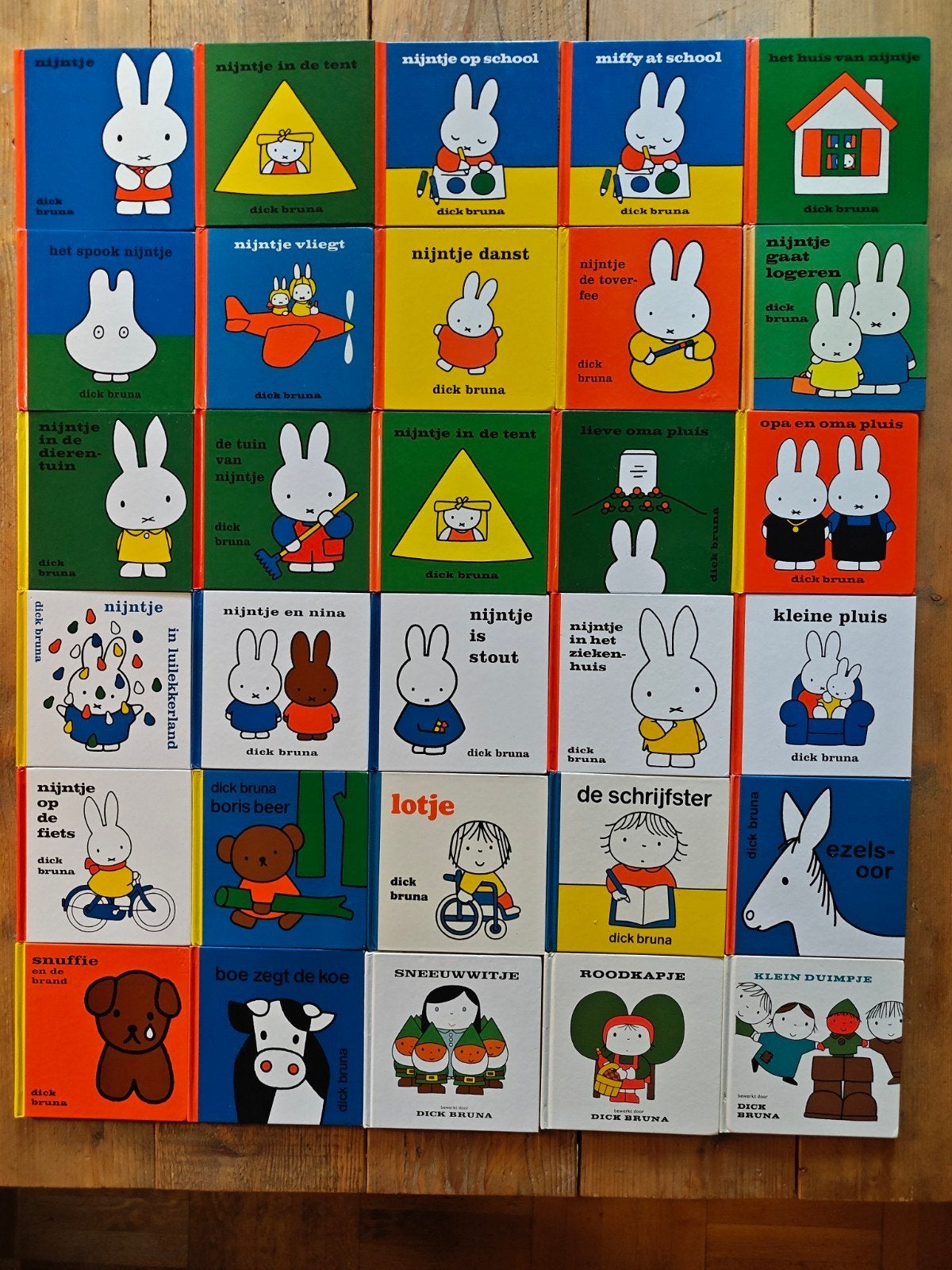 30 Nijntje boeken., Ophalen of Verzenden, Zo goed als nieuw, Fictie algemeen