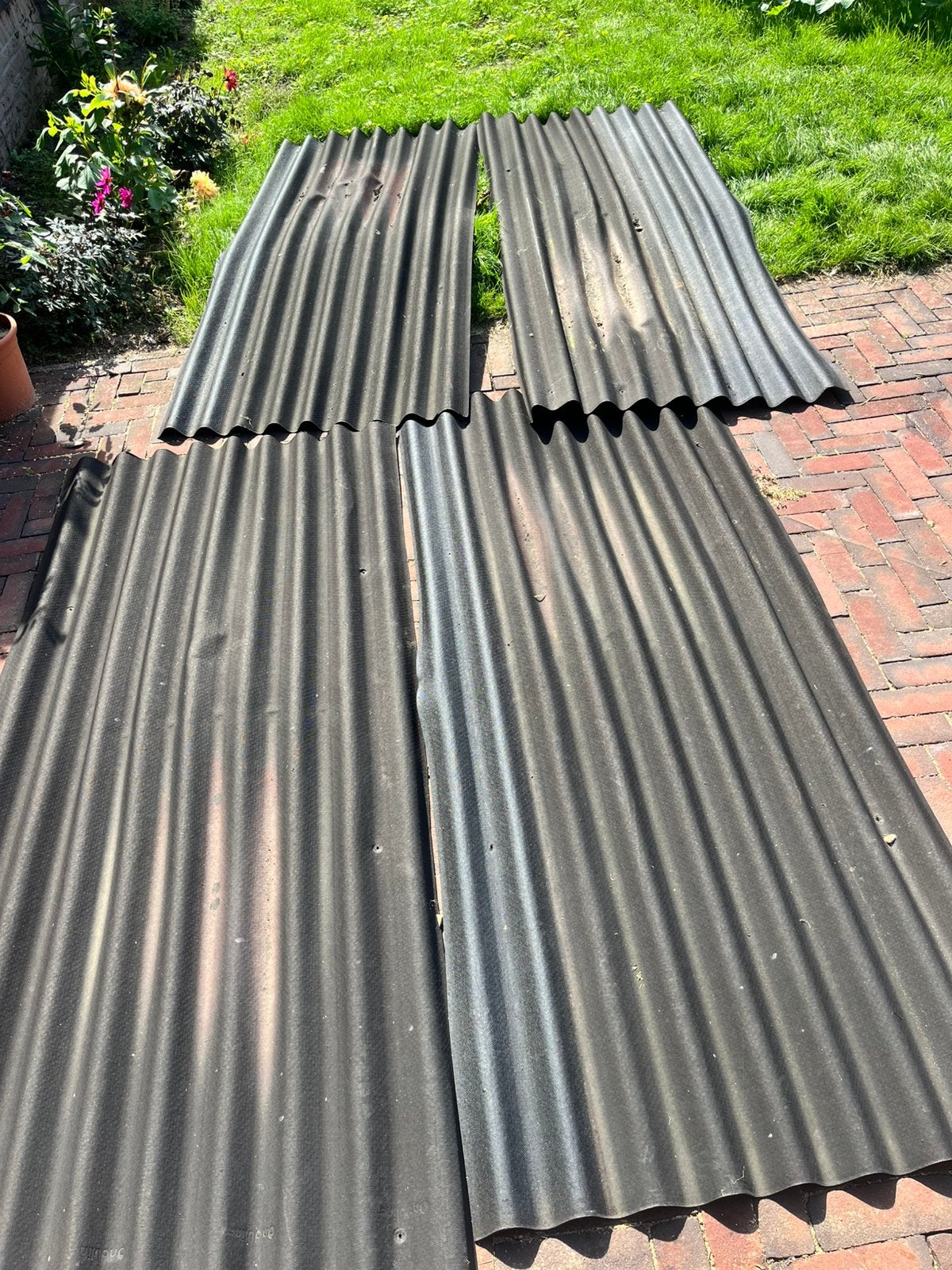 4 x B85 x L200 bitumen dakplaten golfplaten, Ophalen, Kunststof, Gebruikt, Zwart