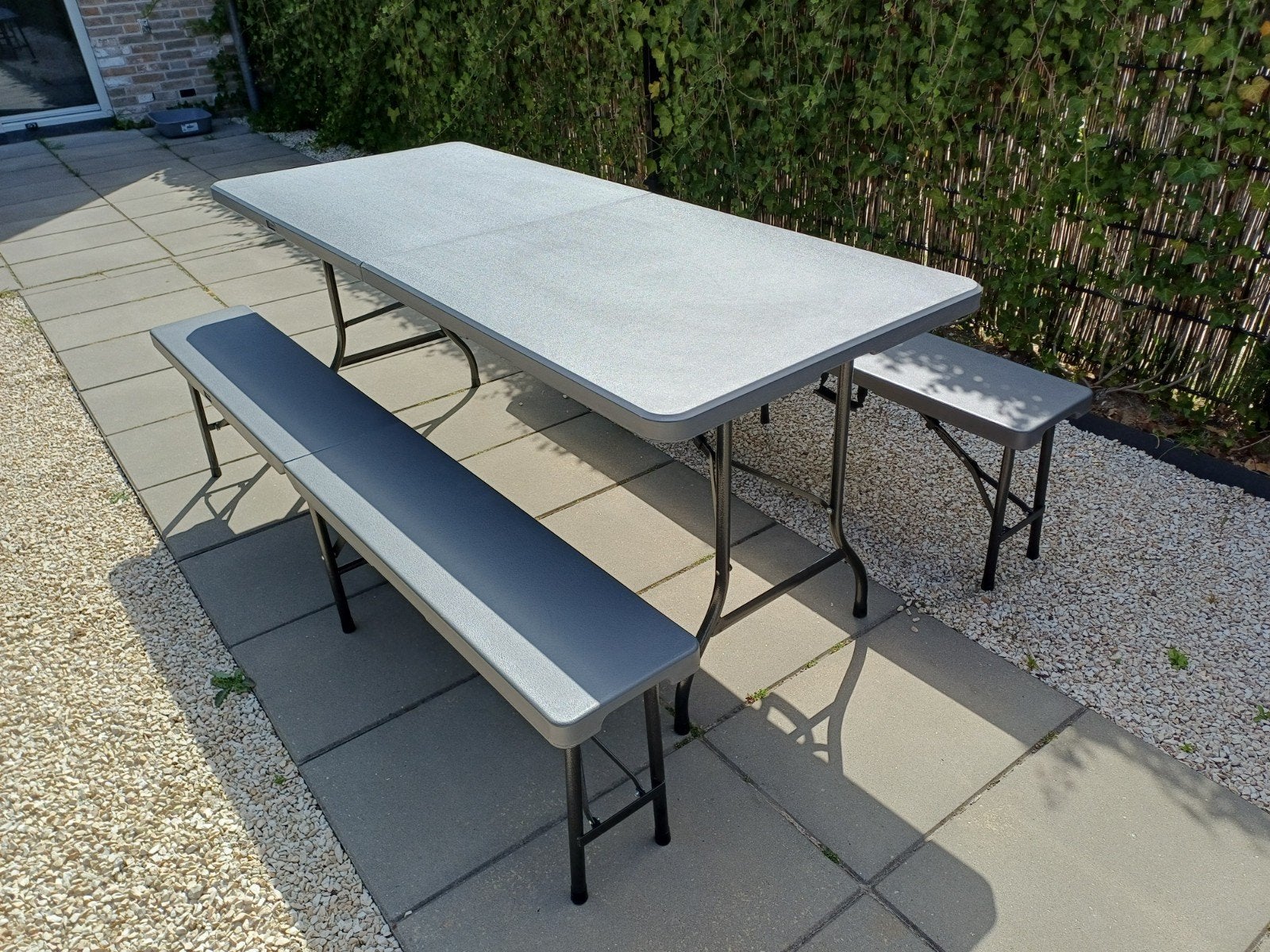 Inklapbare picknicktafel / BBQ tafel met bankjes, Tuin en Terras, Picknicktafels, Ophalen, Overige materialen, Zo goed als nieuw