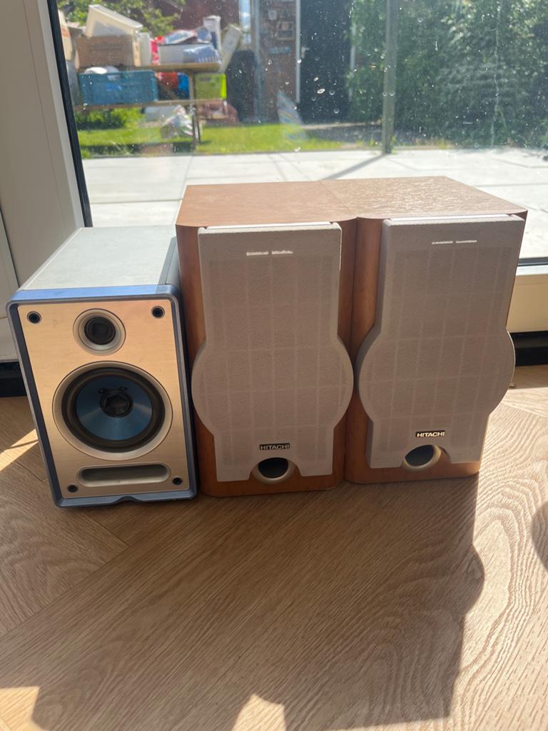 Set van 3 diverse speakers - Hitachi en onbekend merk, Ophalen, Gebruikt, Minder dan 60 watt, Front, Rear of Stereo speakers