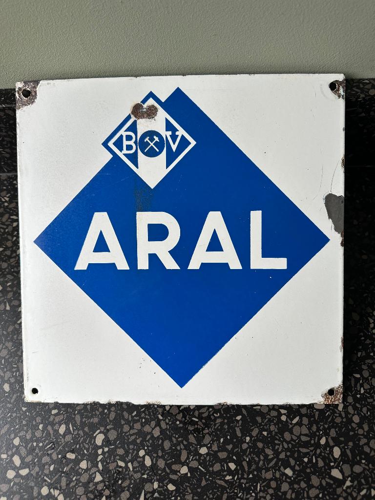 Oud emaille Aral bord. 28 x 28 cm. Benzine en Olie., Ophalen of Verzenden, Gebruikt, Reclamebord