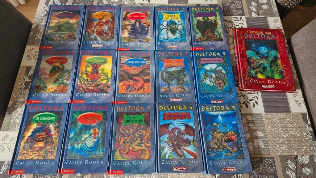Boekenserie Deltora / 15 boeken + 1 bonusboek, Ophalen of Verzenden, Zo goed als nieuw, Emily Rodda