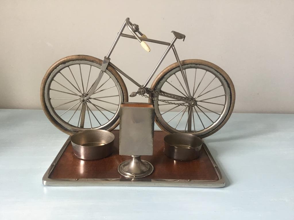 Vintage decoratieve fietsset met lucifersdoos houder, Antiek en Kunst, Ophalen of Verzenden