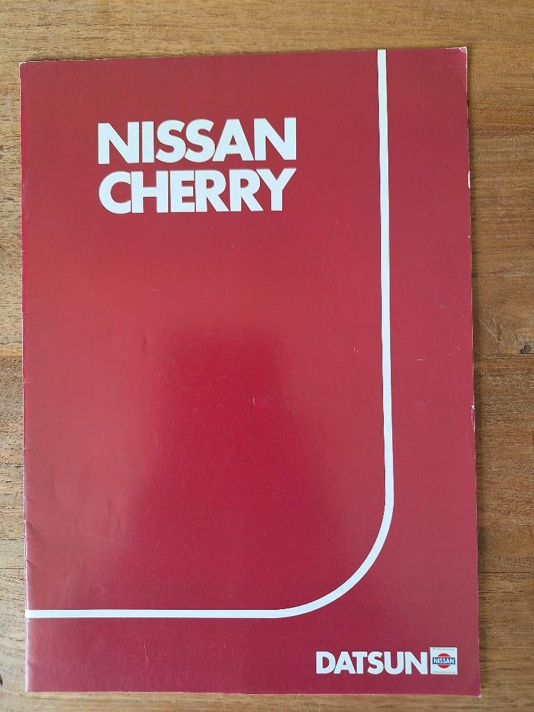 Nissan Cherry brochure folder uit 1985, Ophalen of Verzenden, Gelezen, Nissan