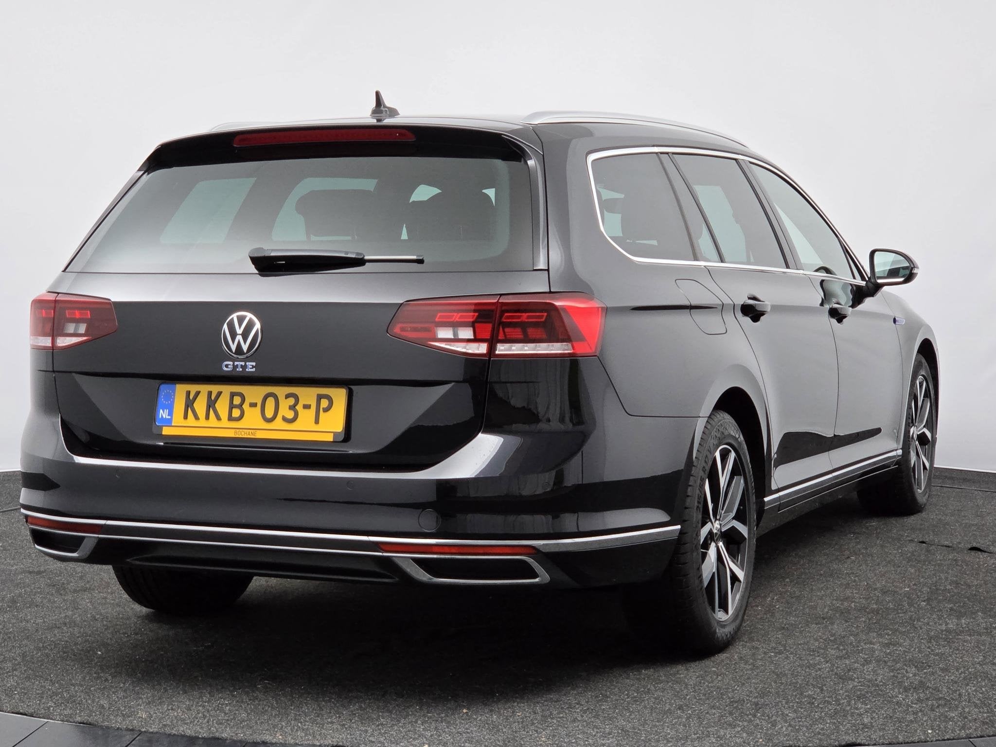 Volkswagen Passat Variant 1.4 TSI PHEV GTE Business | Leder, Gebruikt, 4 cilinders, Met garantie (alle), Zwart