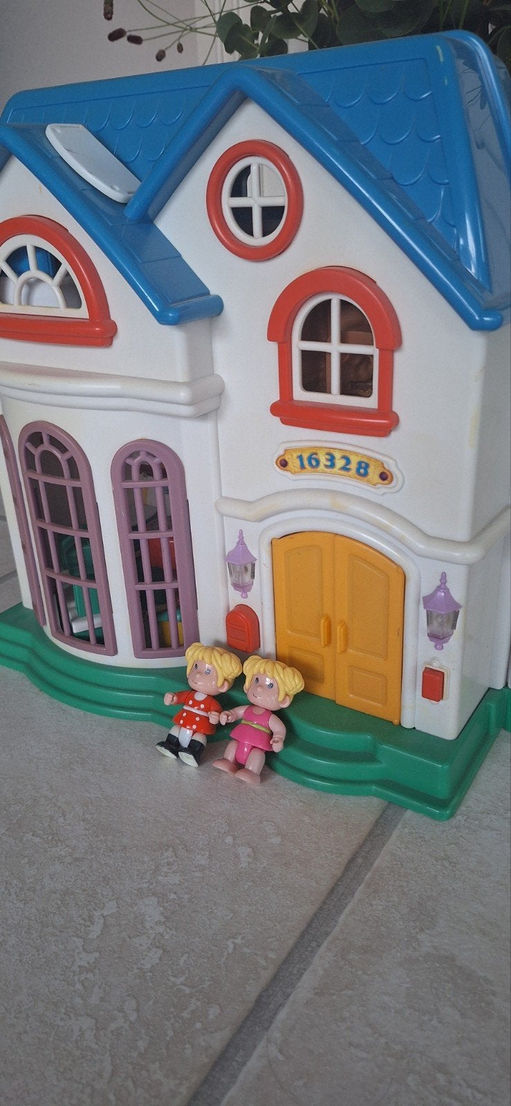 opvouwbaar poppenhuis, Ophalen, Poppenhuis