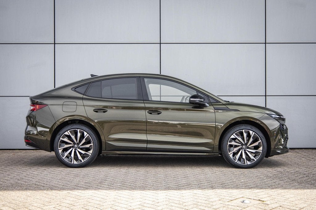 Skoda Enyaq Coupé 60 204pk Sportline | Trekhaak Wegklapbaar, 12 maanden, 1906 kg, Zwart, 63 kWh