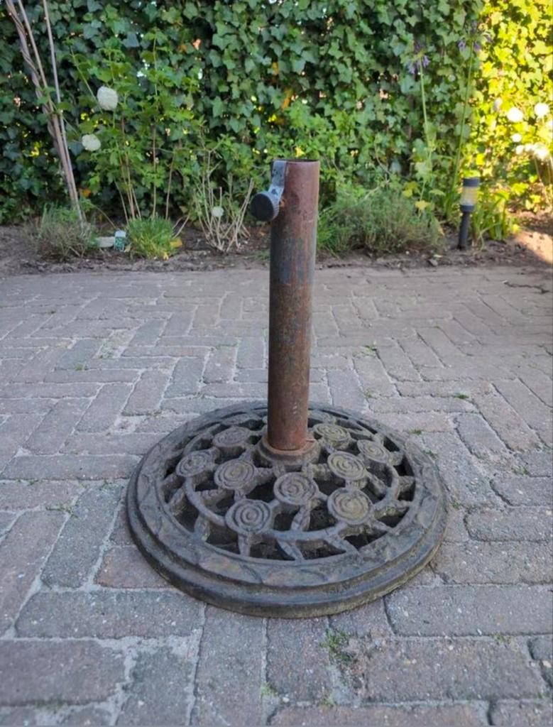 Gietijzeren Parasolvoet, Tuin en Terras, Parasols, Ophalen, Gebruikt, Minder dan 1 meter, Parasolvoet