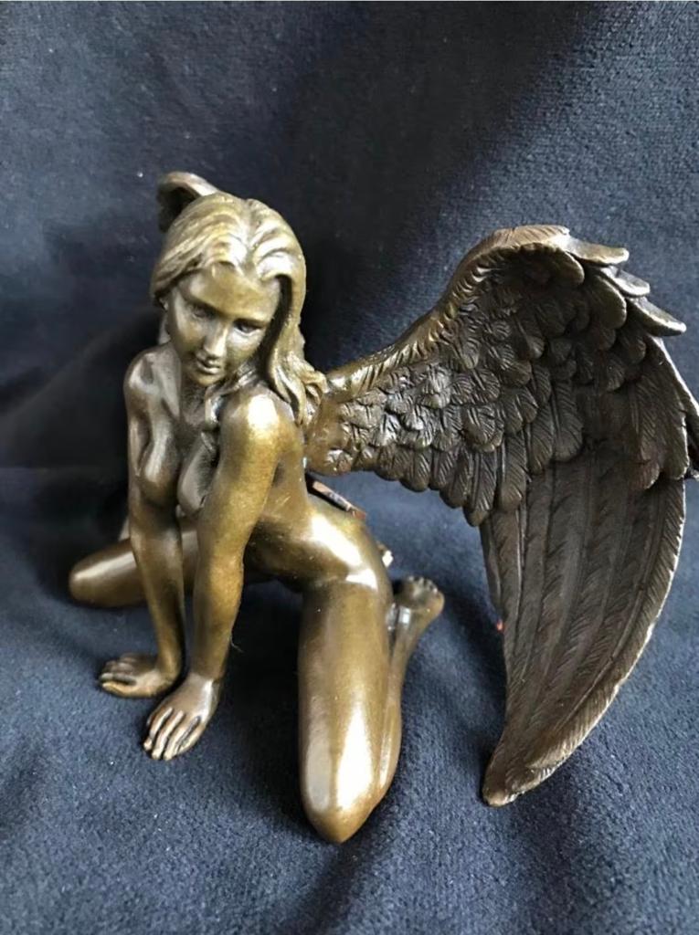 Bronzen Beeld Gevleugelde Vrouw - J. Patoue, Gemerkt, Ophalen of Verzenden, Brons, 20 - 50 cm