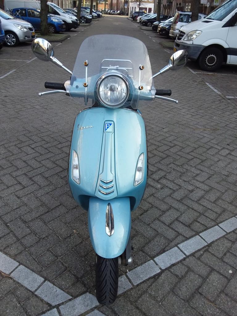 Vespa Sprint 70th Anniversary Edition - Zo goed als nieuw, Fietsen en Brommers, Scooters | Vespa, Ophalen of Verzenden