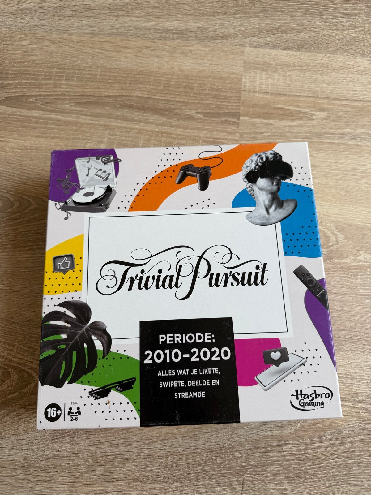 Trivial Pursuit Periode: 2010-2020 Bordspel, Drie of vier spelers, Ophalen, Zo goed als nieuw
