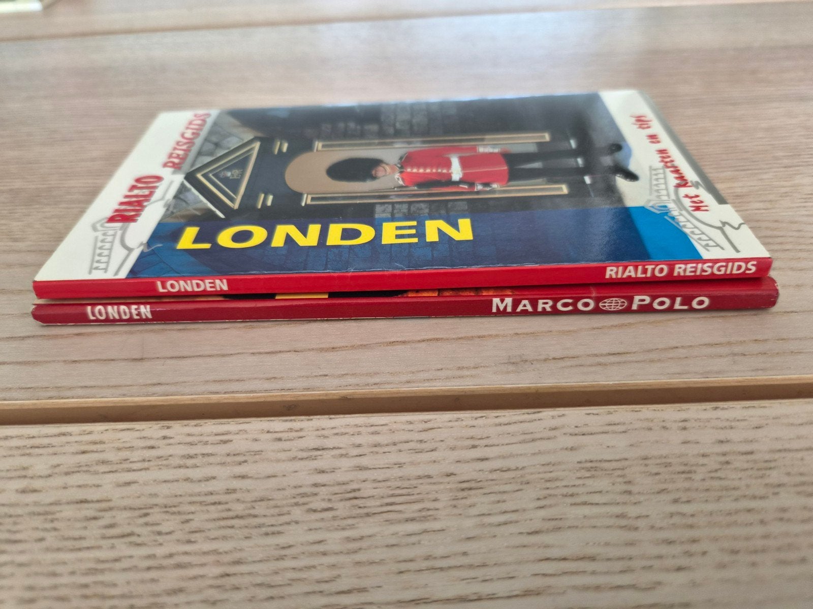 Rialto en Marco Polo Reisgidsen Londen (2 stuks), Europa, Ophalen of Verzenden, Zo goed als nieuw, Reisgids of -boek