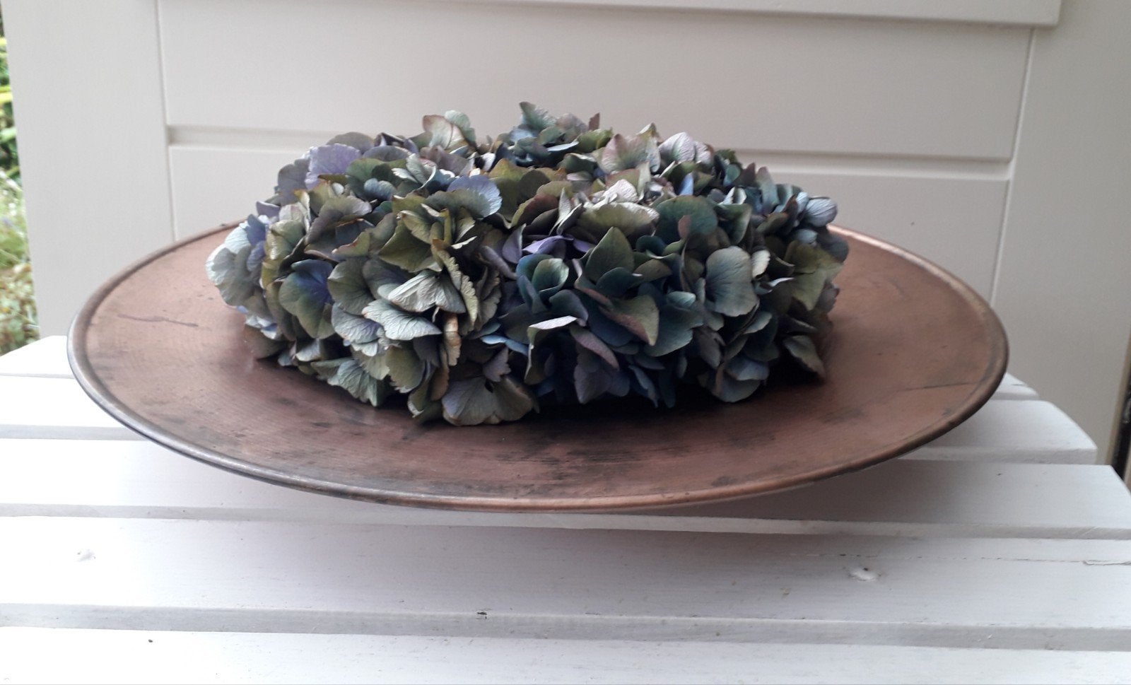 Fraaie  gedroogde hortensiakrans in gemêleerde kleur., Huis en Inrichting, 30 cm, Krans, Nieuw, Ophalen of Verzenden