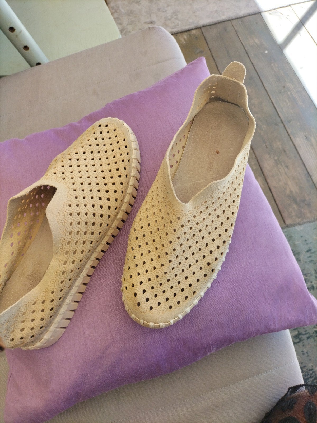 Ilse Jacobsen geperforeerde instappers - Beige, Kleding | Dames, Ophalen of Verzenden, Ilse Jacobsen, Gedragen, Instappers