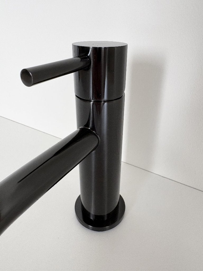 Nieuwe luxe wastafelkraan laag | Gunmetal black | Nieuw, Info@regn.nl, Vreebergen 5, 9403 ET Assen, Regn, Nieuw
