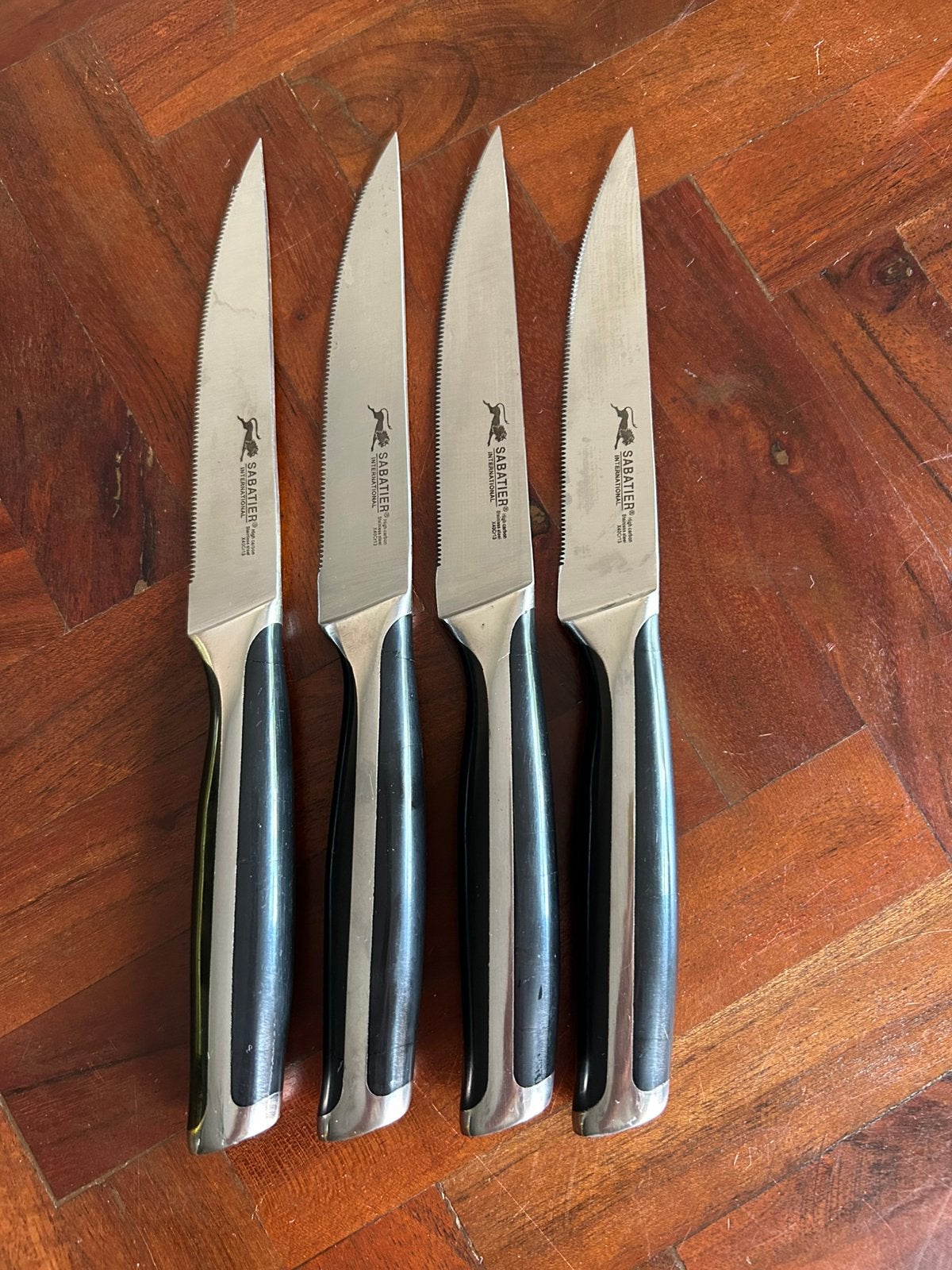 4 Sabatier steakmessen, Gebruikt, Ophalen of Verzenden, Rvs of Chroom, Messenset