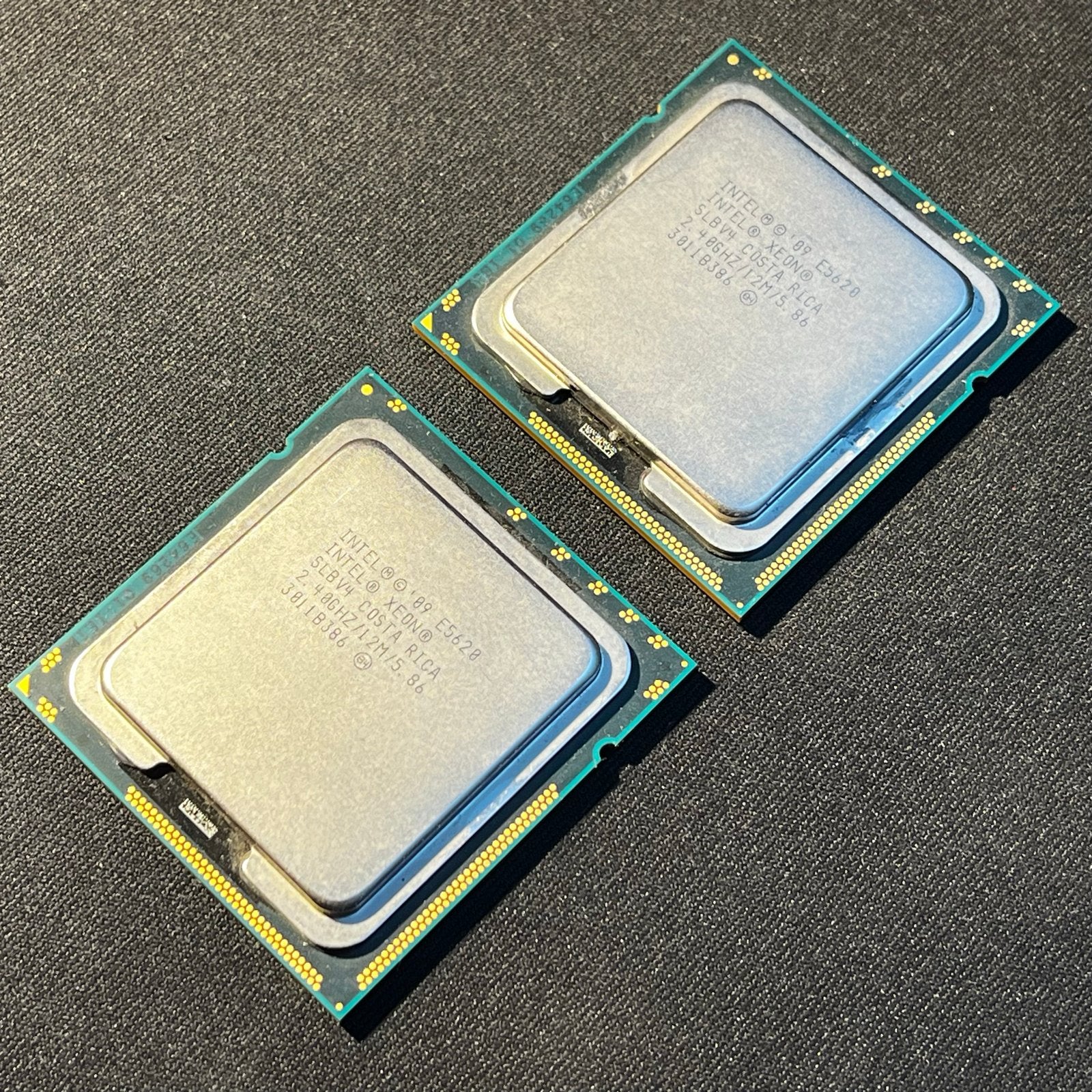 2x Intel Xeon E5620 CPU's (LGA1366), Computers en Software, Ophalen of Verzenden, Zo goed als nieuw, 4-core, 2 tot 3 Ghz