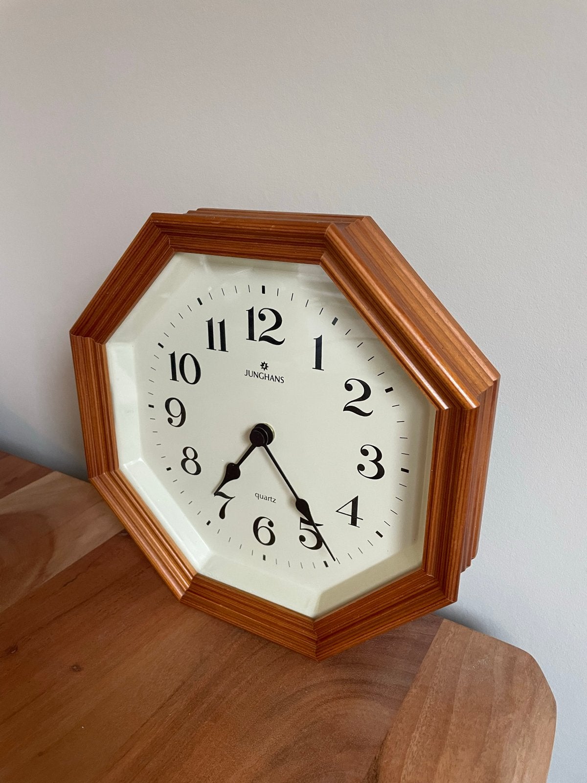 Retro Junghans Quartz wandklok - Octagonaal design, Ophalen of Verzenden
