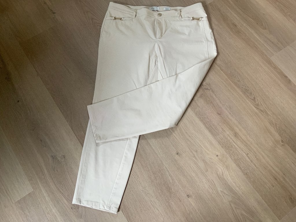 Super leuke travelstof broek Rosner 44, Verzenden, Beige, Maat 42/44 (L), Nieuw