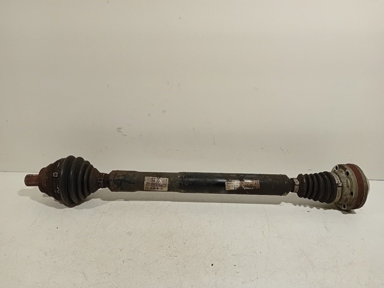 Aandrijfas rechts voor Volkswagen Golf, Onderdelen@venauto.nl, Van der Ven Autorecycling B.V., Gebruikt, Ettenseweg 76, 4706 PB Roosendaal, The Netherlands
