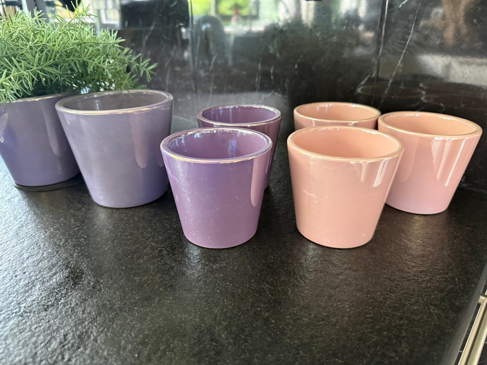 Bloempotjes roze en lila, Tuin en Terras, Bloempotten, Rond, Ophalen of Verzenden, Zo goed als nieuw, Aardewerk