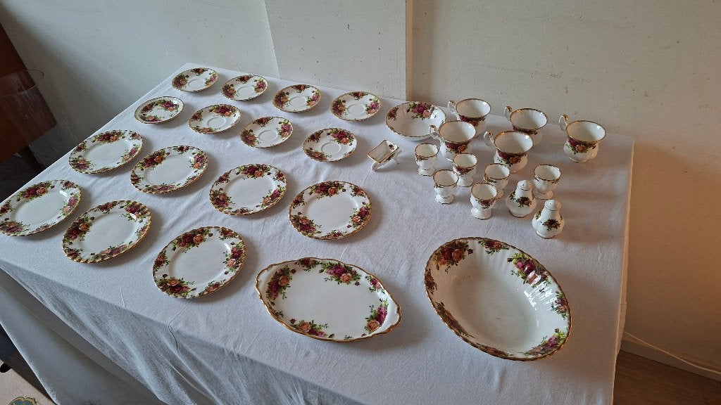 Royal Albert Old Country Roses Bone China 32-delig servies, Ophalen