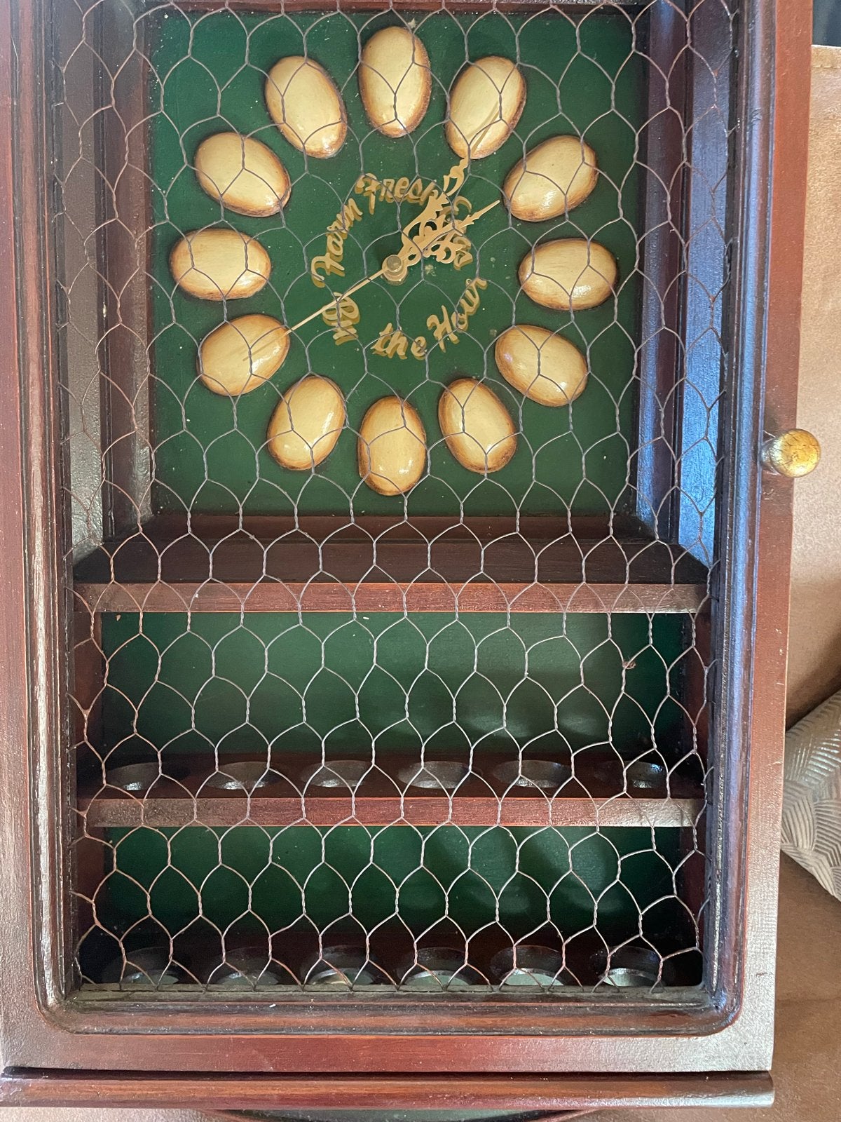 Klok en kipdecoratie, Ophalen, Wandklok