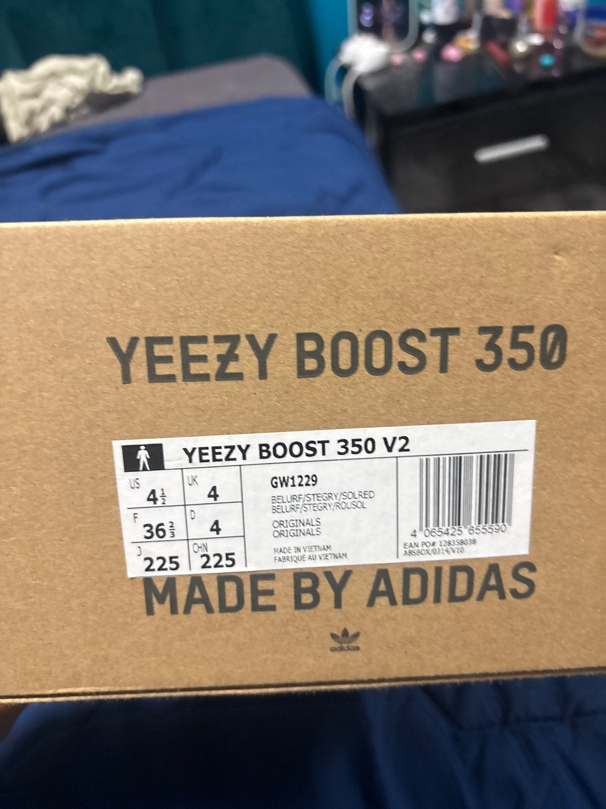 Adidas Yeezy Boost 350 V2 Beluga Reflective GW1229, Kleding | Dames, Ophalen of Verzenden, Zo goed als nieuw, Grijs, Sneakers of Gympen