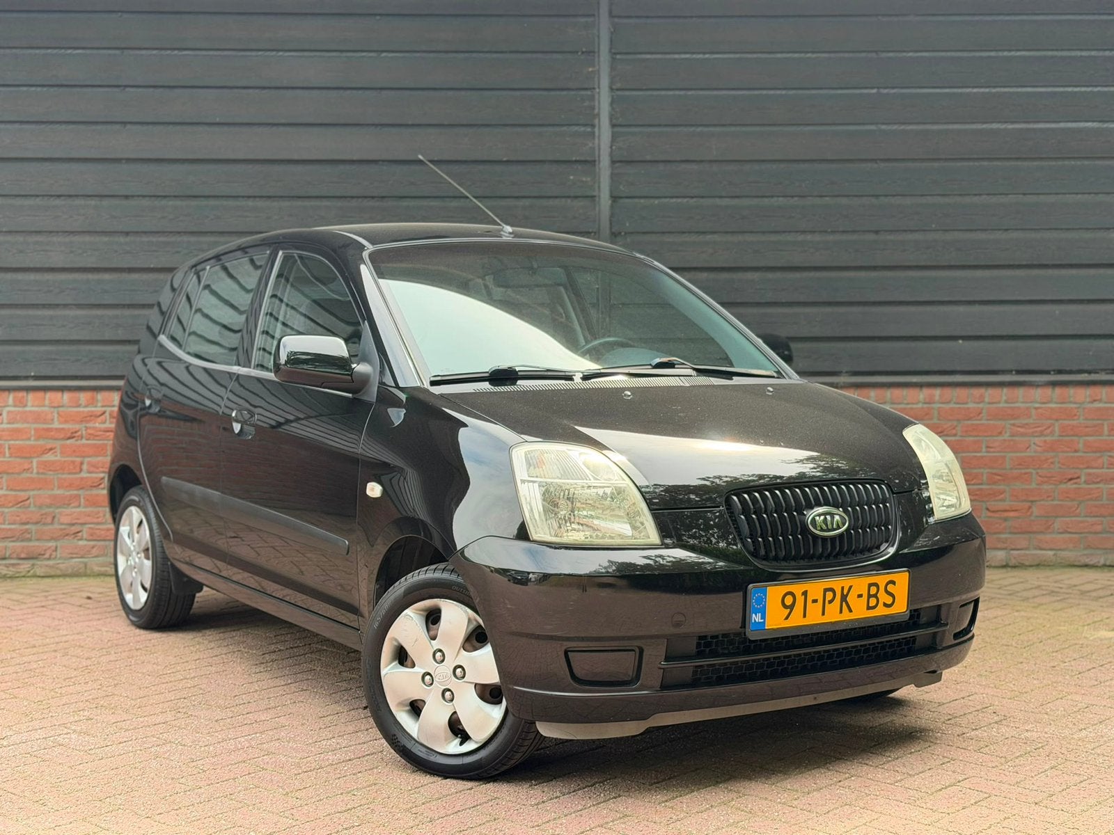 Kia Picanto 1.1 AUT 2004 Zwart Automaat !! Lage km!! Nap!!, Auto's, Dealer onderhouden, Zwart, 4 cilinders, Origineel Nederlands