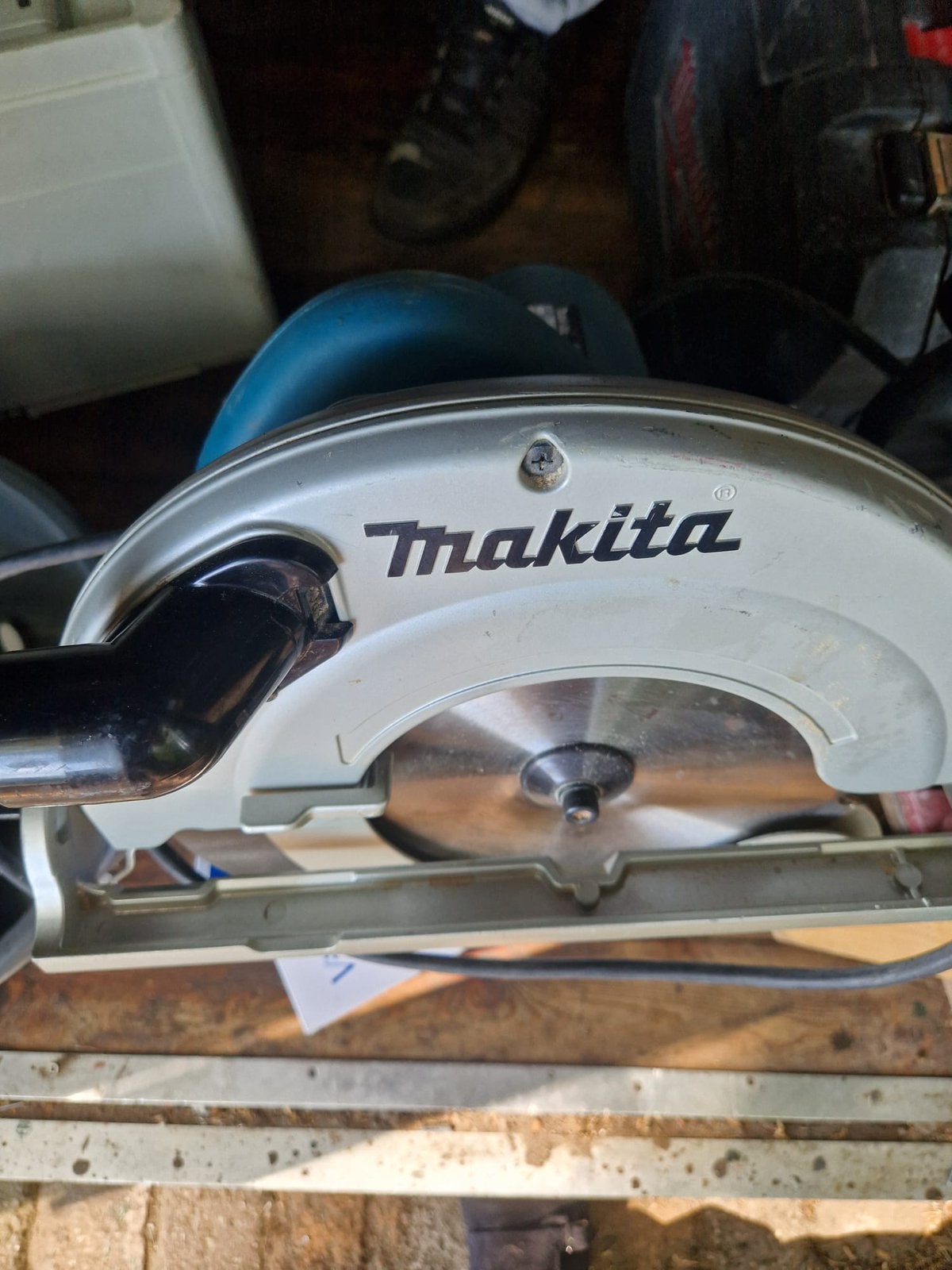 Makita cirkelzaag 5903R met snoer 235mm 2000Watt, Ophalen, Gebruikt, Cirkelzaag, 30 tot 70 mm