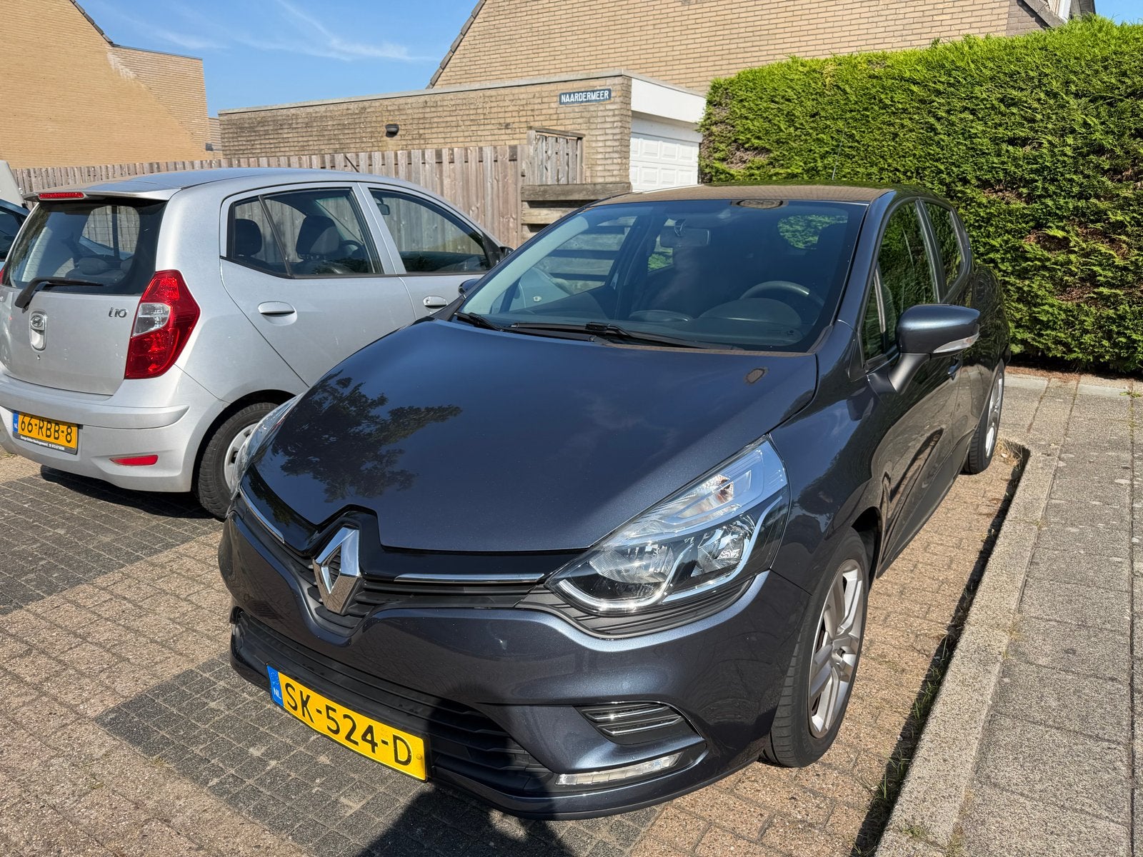 Renault Clio Energy TCe 90pk Eco2 S&S 2018 Grijs, Auto's, Voorwielaandrijving, 898 cc, 49 €/maand, Origineel Nederlands