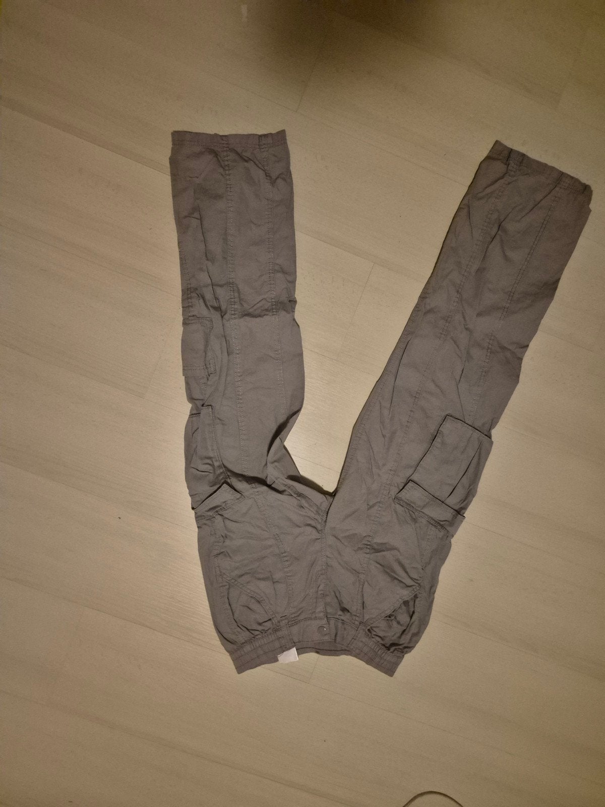 H&M Divided Cargo Broek Maat 34 (XS), H&M Divided, Ophalen of Verzenden, Zo goed als nieuw, Maat 34 (XS) of kleiner