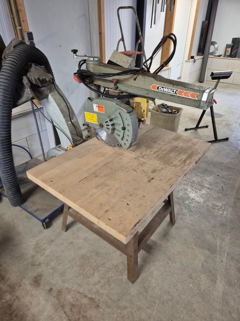 DeWalt Zaagmachine - Robuuste Radiaalzaag voor Houtbewerking, Ophalen, Gebruikt, DeWalt, 70 mm of meer