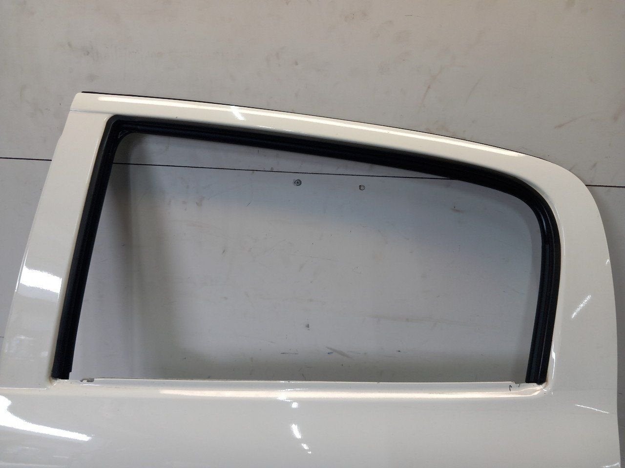 Portier links achter Mitsubishi Space Star, Onderdelen@venauto.nl, Van der Ven Autorecycling B.V., Gebruikt, Ettenseweg 76, 4706 PB Roosendaal, The Netherlands