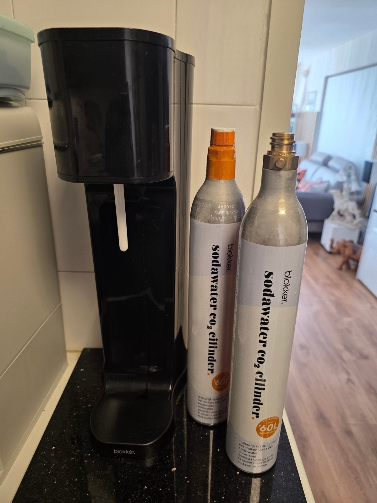 Sodastream met reserve CO2 cilinder, Ophalen of Verzenden, Zo goed als nieuw