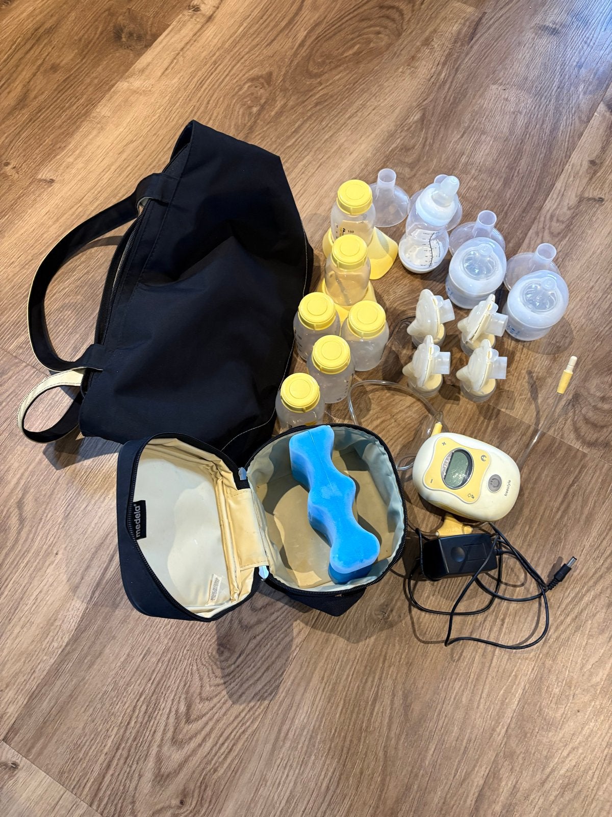 Medela Freestyle kolfapparaat met accessoires, Ophalen of Verzenden, Gebruikt