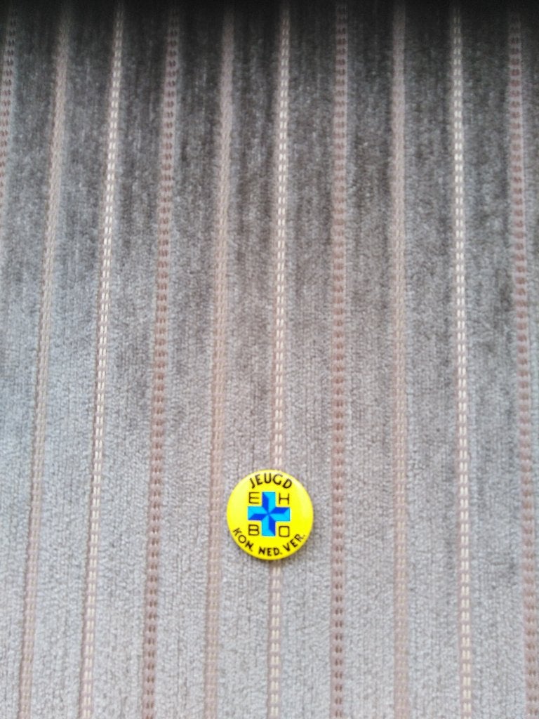 Pin - EHBO, Verzamelen, Ophalen, Zo goed als nieuw, Overige onderwerpen, Speldje of Pin