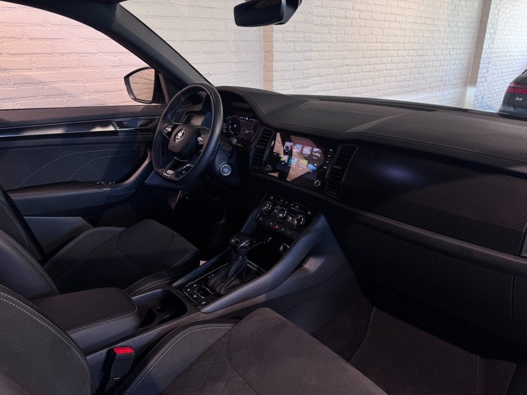 Skoda KODIAQ 1.5 TSI Sportline Business 7p Memory Camera ACC, Automaat, 4 cilinders, 7 stoelen, 14 km/l