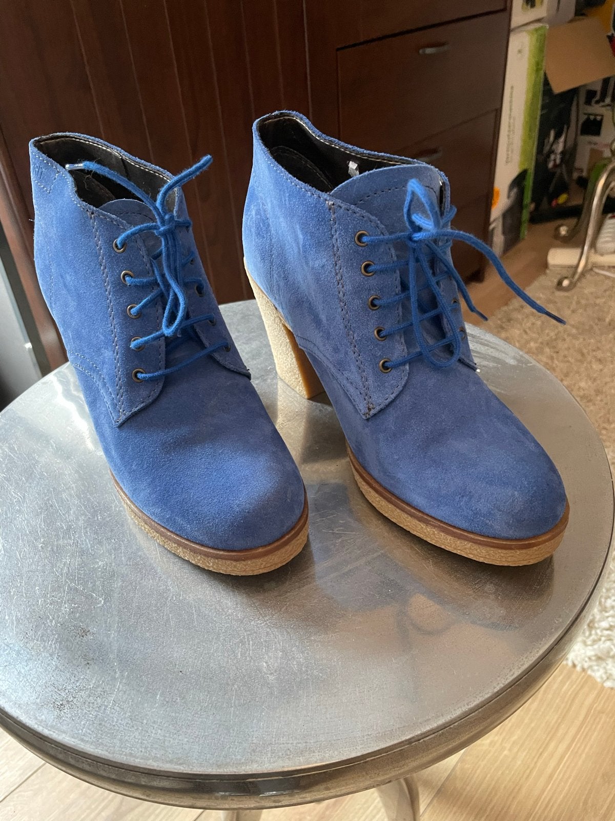 Nieuwe blauwe suède enkellaarsjes met spekzool - Maat 39, Ophalen of Verzenden, Nieuw, Blauw, Lage of Enkellaarzen