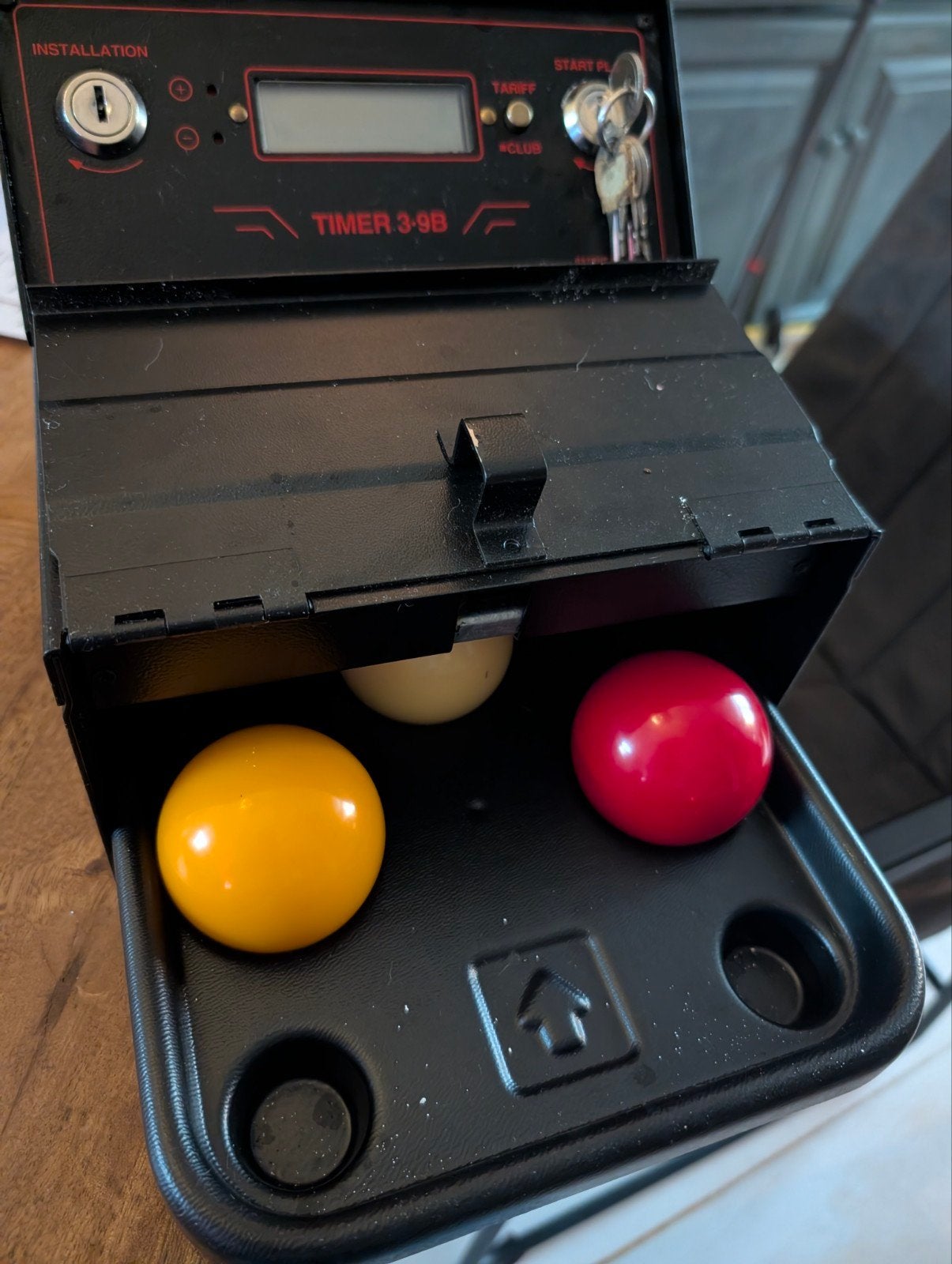 Biljarttafel timer met ballen - defect, Sport en Fitness, Ophalen of Verzenden, Gebruikt, Biljarttafel