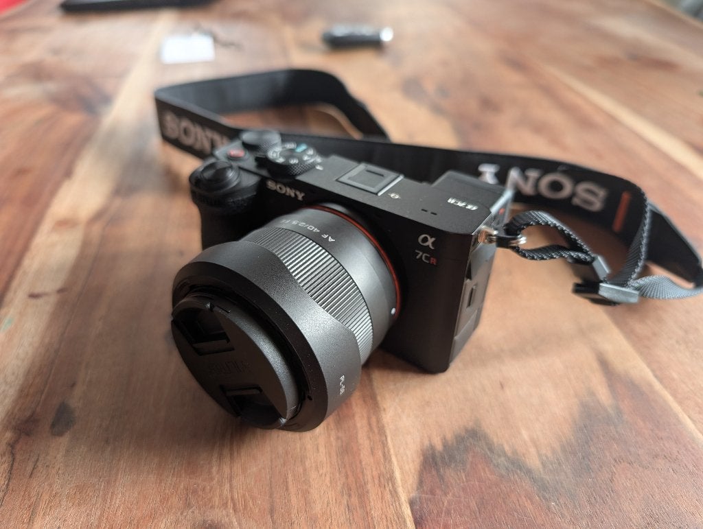 Sony A7CR + Viltrox 40mm f/2.5