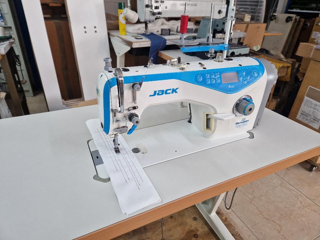 Jack A4-SH naaimachine gebruikt 2, Gebruikt, Naaimachine, Industrieel, Ophalen