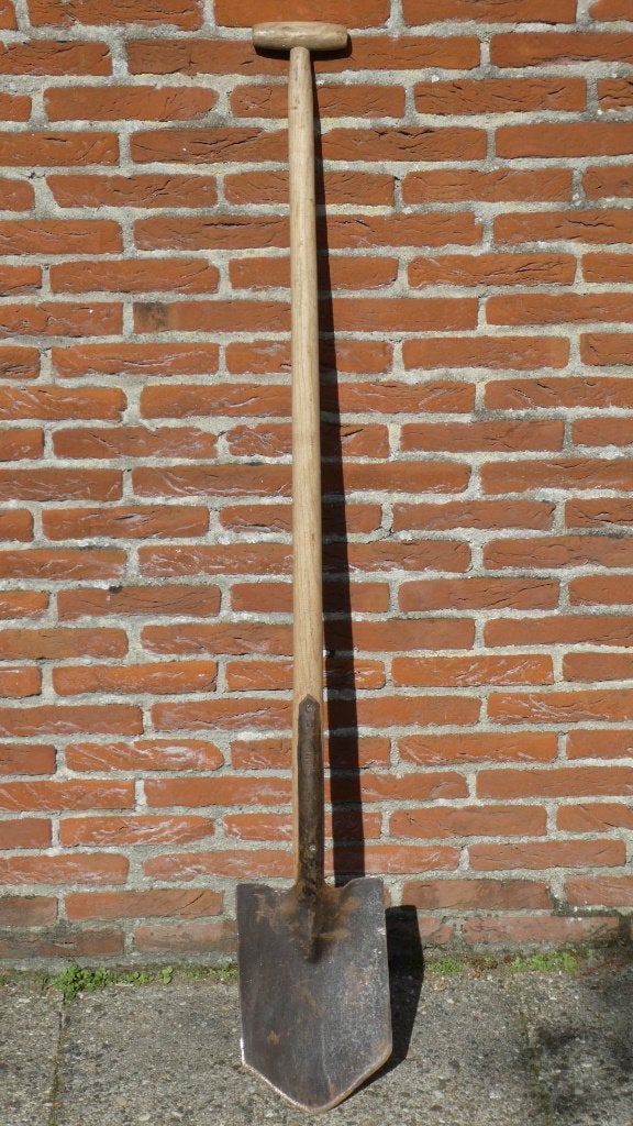 Spade met V-blad, Ophalen, Zo goed als nieuw, Spade