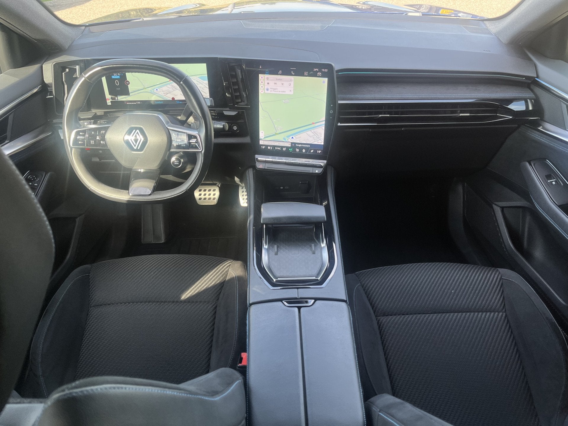 Renault Austral 1.2 E-Tech full hybrid 200PK iconic esprit A, Gebruikt, 1199 cc, Blauw, 1492 kg