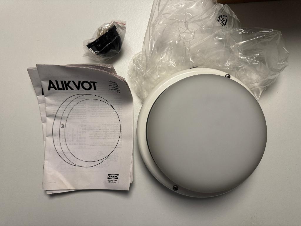 Badkamperlamp ALIKVOT Ikea NIEUW, Huis en Inrichting, Ophalen of Verzenden, Nieuw, Glas, Klassiek-modern-minimalistisch