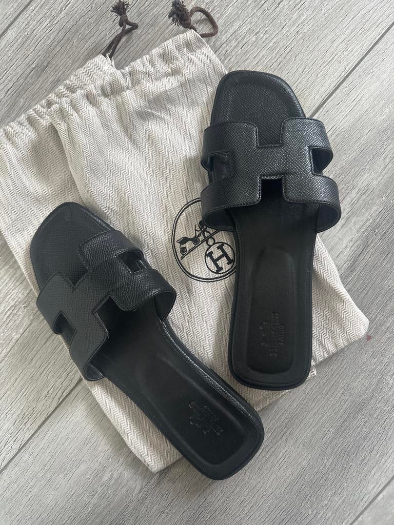 Slippers Zwart - Maat 38, Kleding | Dames, Ophalen of Verzenden, Zo goed als nieuw, Zwart, Sandalen of Muiltjes