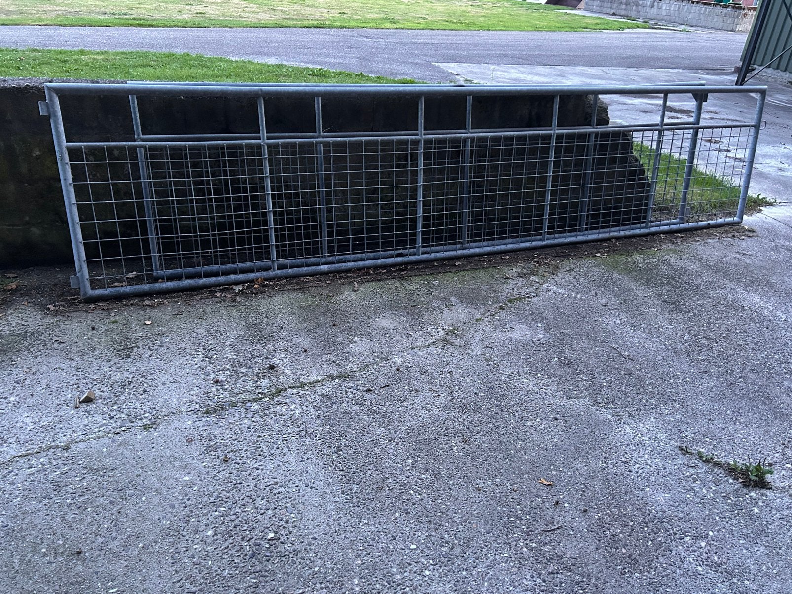 2 Gegalvaniseerde Landhekken - 1x5m, 1x 4m, H 1.10m, Ophalen of Verzenden, Gebruikt, IJzer, Overige typen