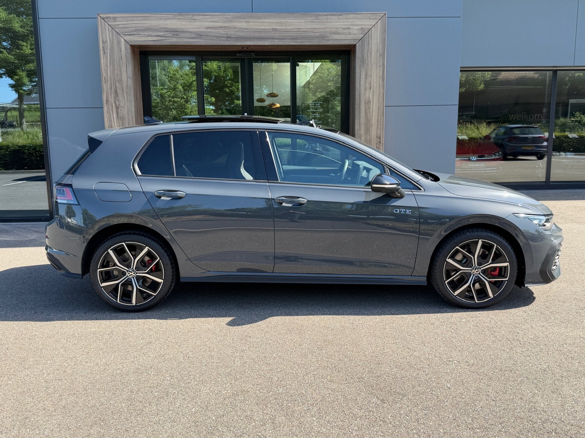 Volkswagen Golf 1.5 eHybrid 272pk GTE | Panoramadak | Leder, Auto's, Volkswagen, 12 maanden, 77 km/l, Zwart, 4 cilinders