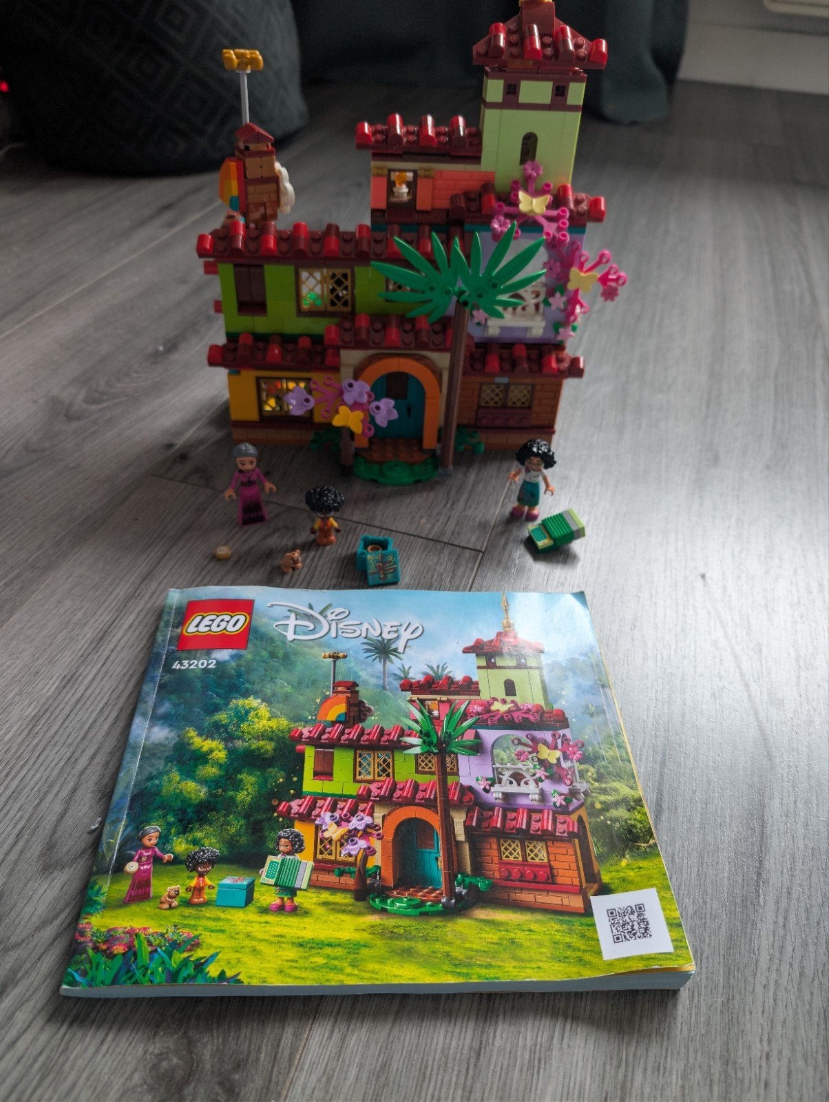 Lego Disney 43202 Encanto Madrigal house, Ophalen of Verzenden, Zo goed als nieuw