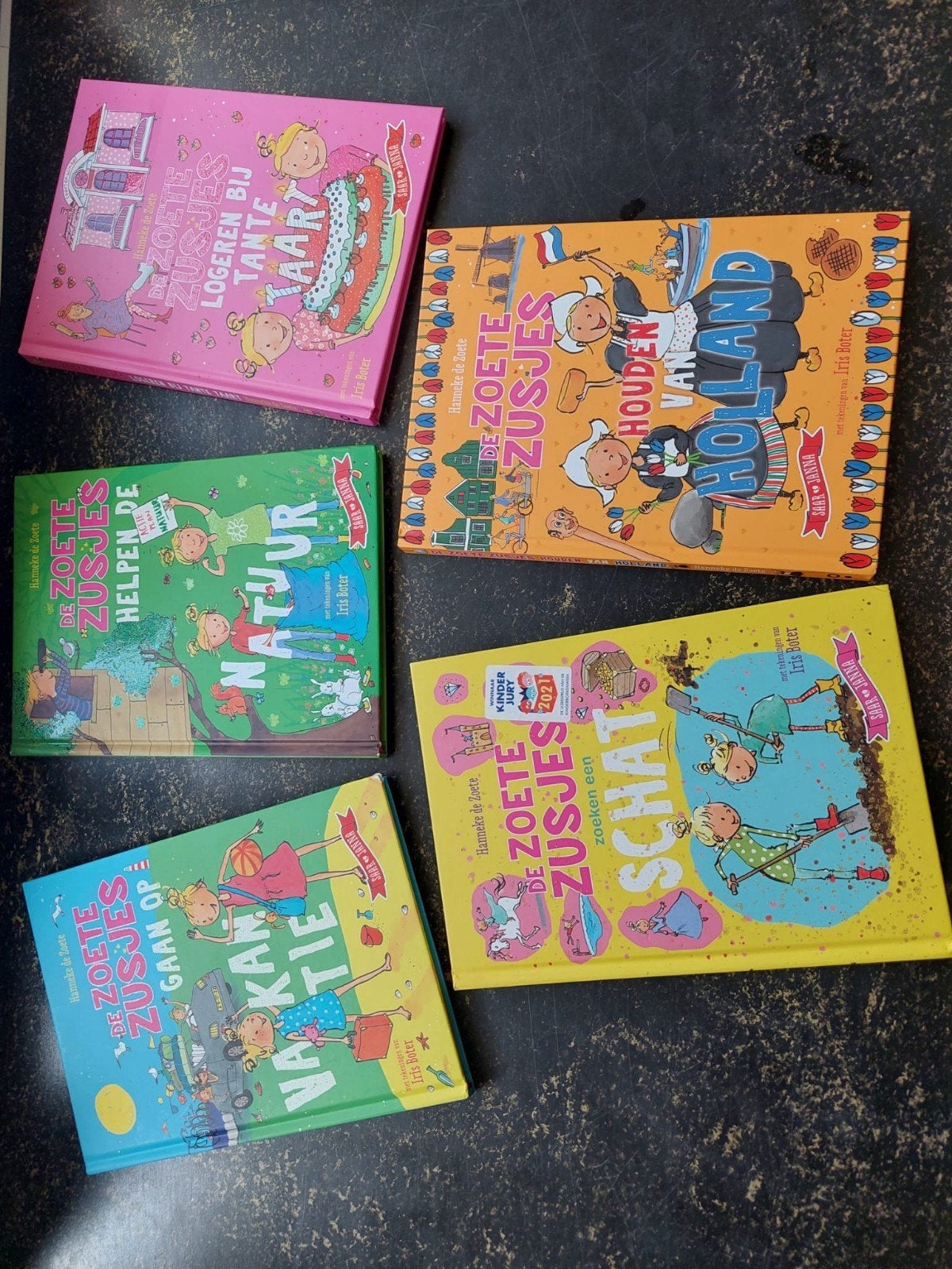 5 zoete zusjes boeken, Ophalen of Verzenden, Zo goed als nieuw, Hanneke de Zoete